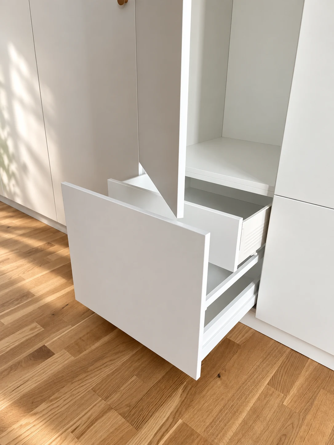 Drawer runners and interior
