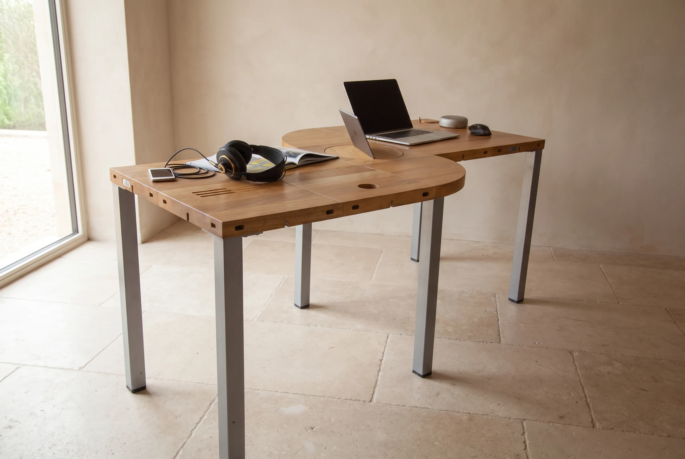 Oak and curved modules